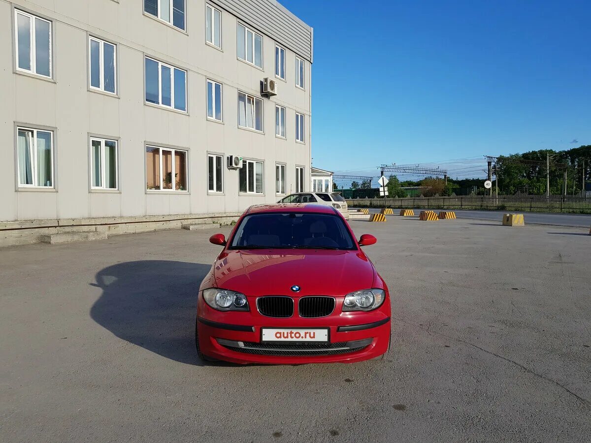 бмв возле отеля. бавария моторс ворлд. бмв сервис нск. в бмв по нск. бмв в новосибе.