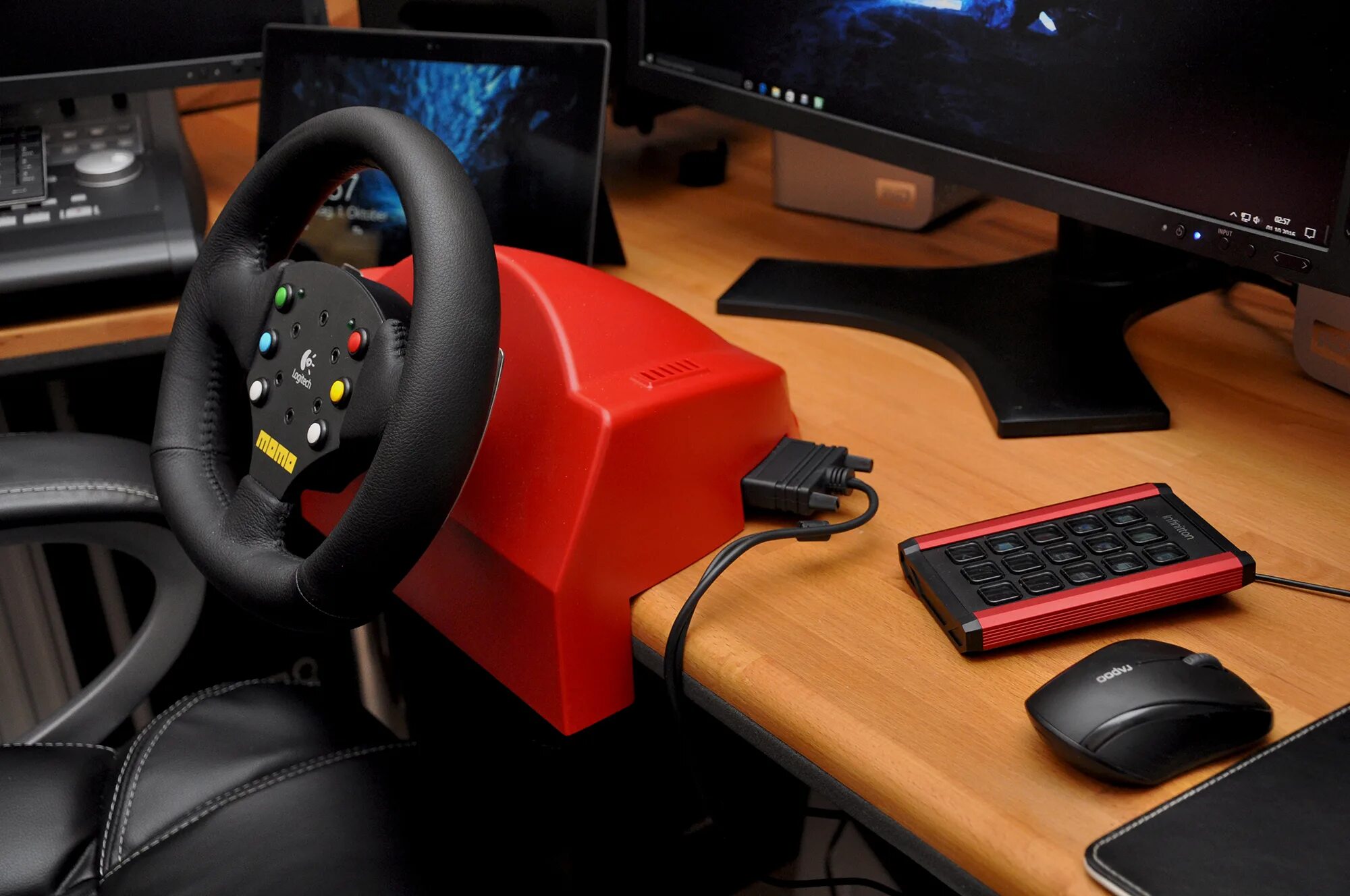 Руль мом рейсинг. Игровой руль Logitech Momo Racing. Logitech g27руль Momo. Логитеч МОМО руль. Руль игровой Logitech Momo Racing Force feedback.