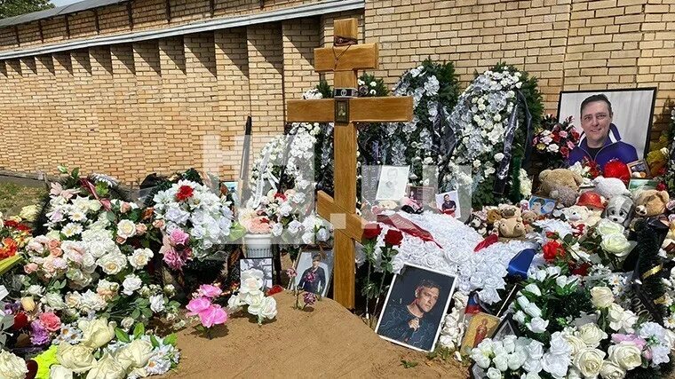 Видео: На могиле мертвого Шатунова заметили необъяснимое