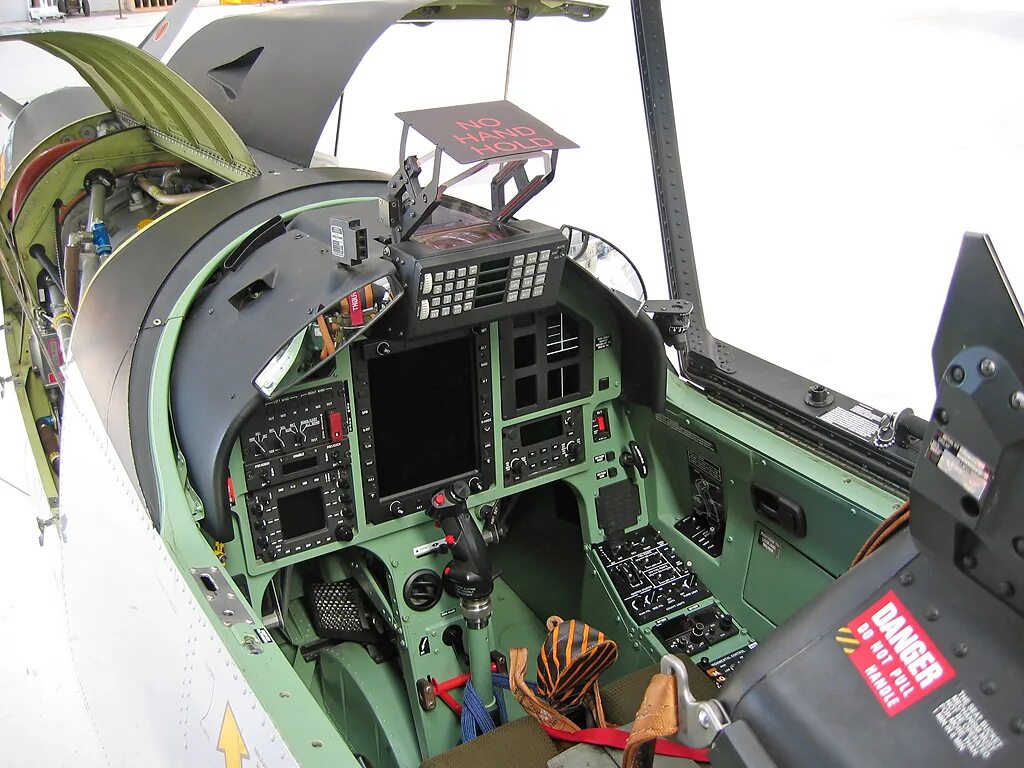 Mitsubishi f-2 Cockpit. Pilatus PC-9 Cockpit. Pilatus-21 Cockpit. Pilatus p-3 кабина. Pc 09