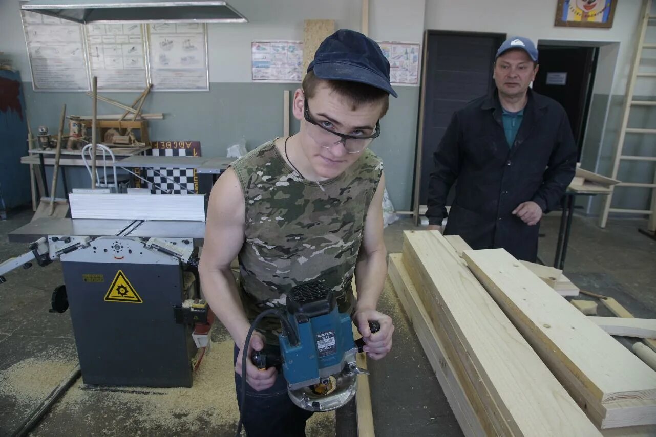 Лучший по профессии роснефть. Конкурс профессионального мастерства лучший по профессии. Работники радиоэлектронной промышленности концерн созвездие. Конкурс профессионального мастерства лучший по профессии. Всероссийский конкурс лучший по профессии.