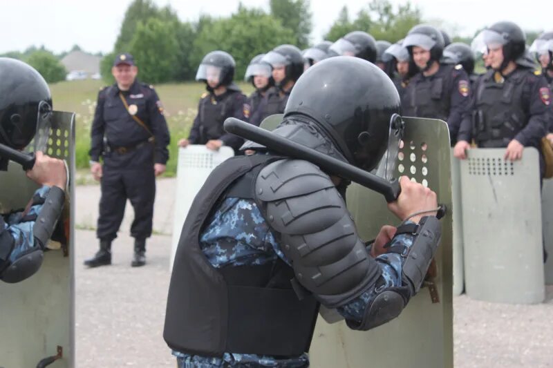 Специальные средства ОВД. Пресечение массовых беспорядков. Специальные средства в массовых беспорядках. Спецсредства полиции. Группа применения специальных