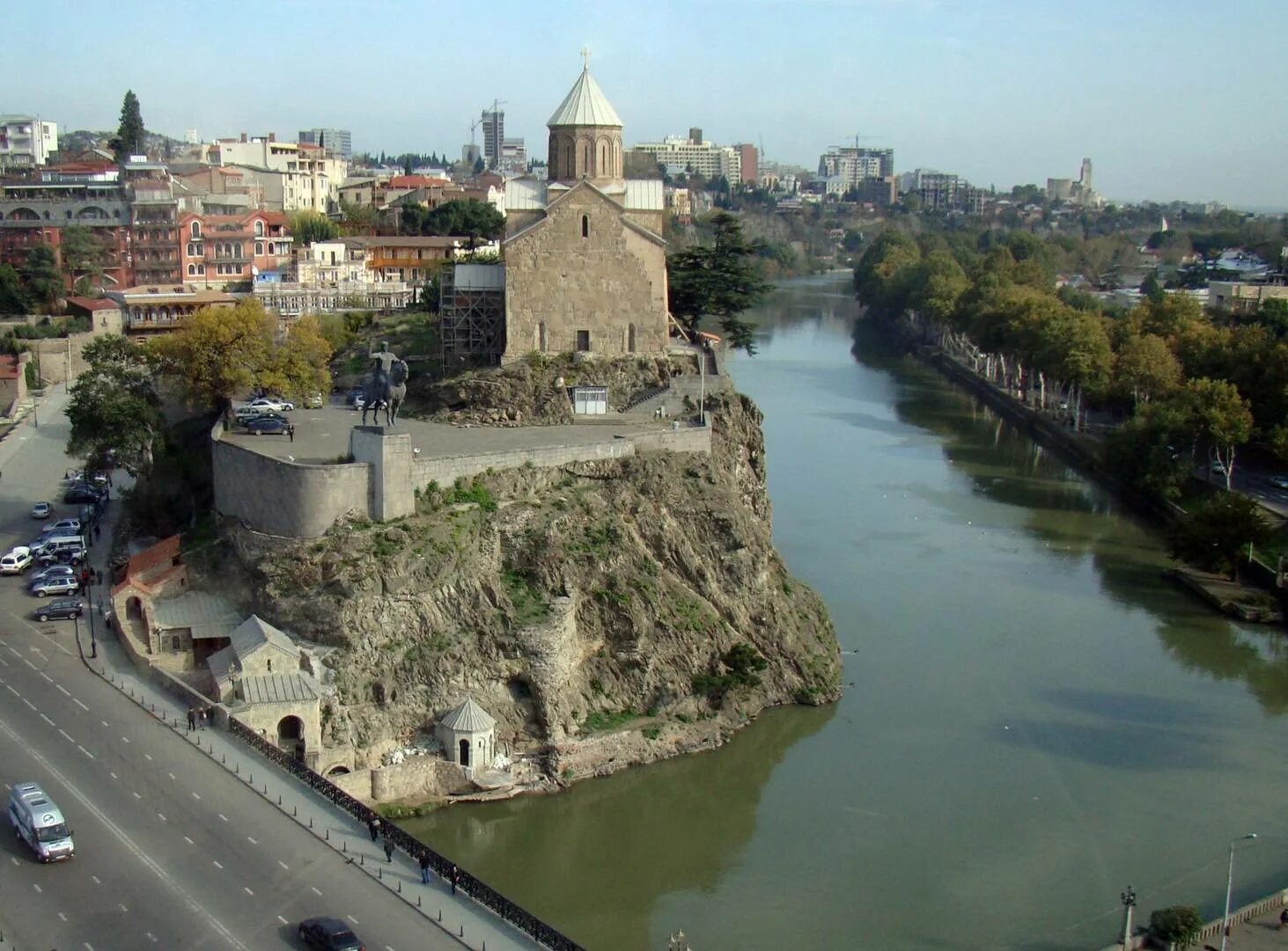 Кура грузия. Река кура Тбилиси. Река кура (Мтквари). Арагви река в Тбилиси. Река кура в Тбилиси фото.