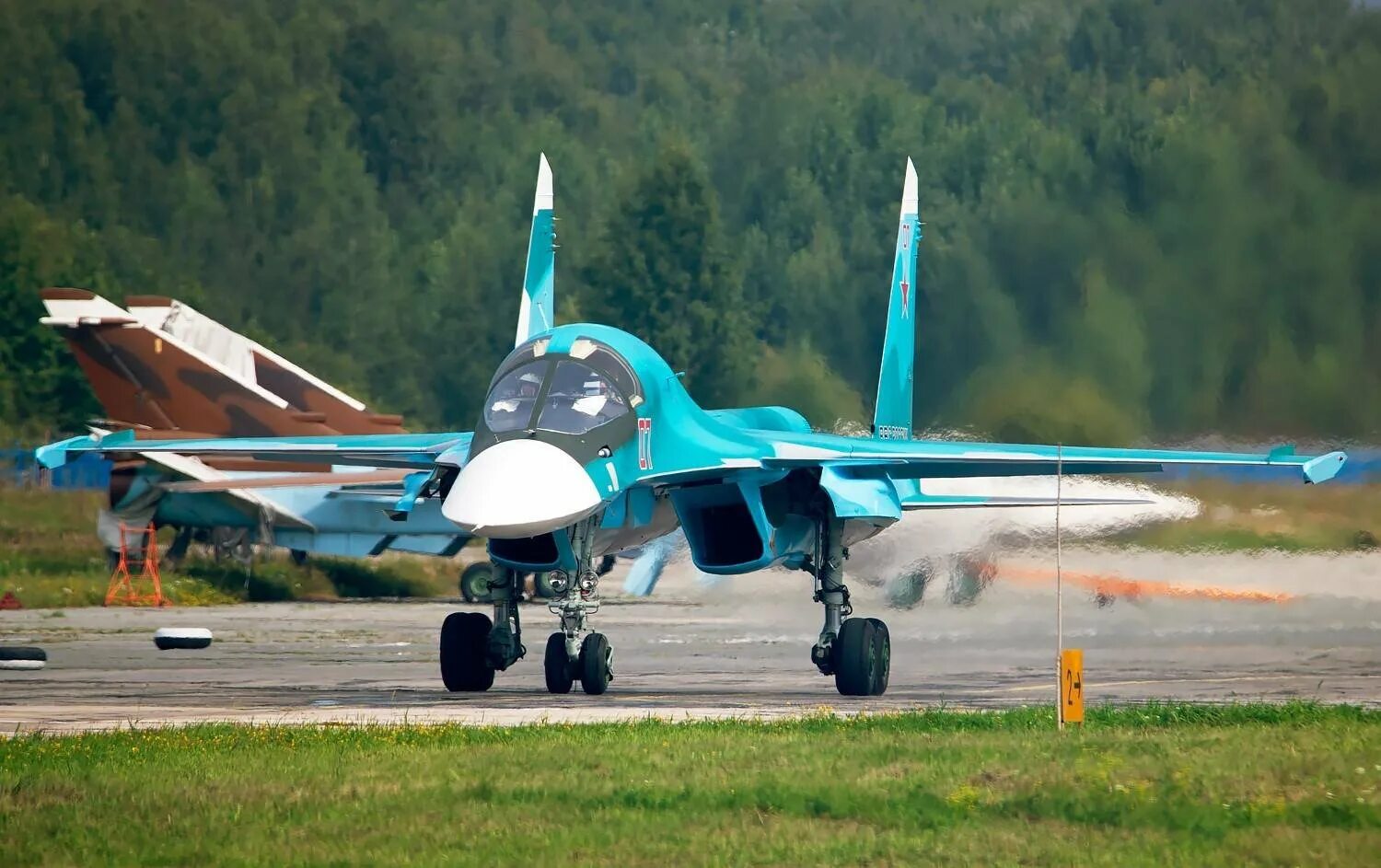 Истребителm-бомбардировщик Су-34. Су34 самолет. Су-34 утенок. Стабилизатор Су-34.