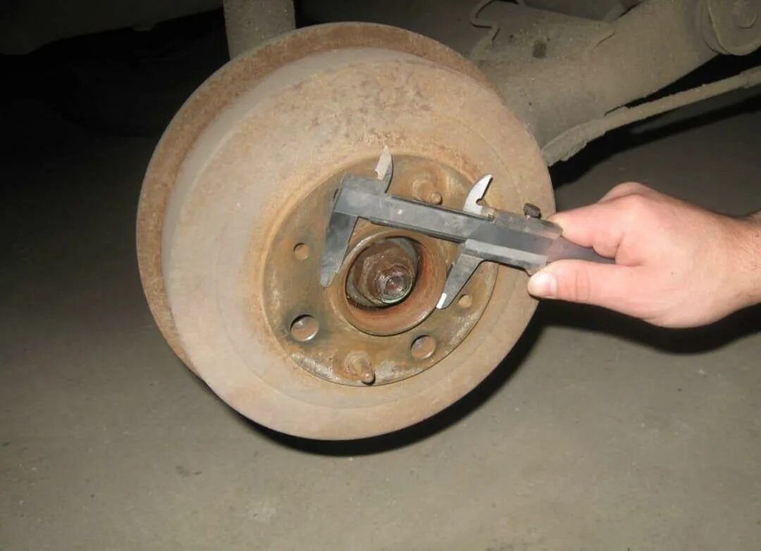 Ступица колеса opel astra. Центральное отверстие ваз 2114 ступица. Посадочное место ступицы. Пластиковые проставки на ступицу для литых дисков. Отверстие ступицы.