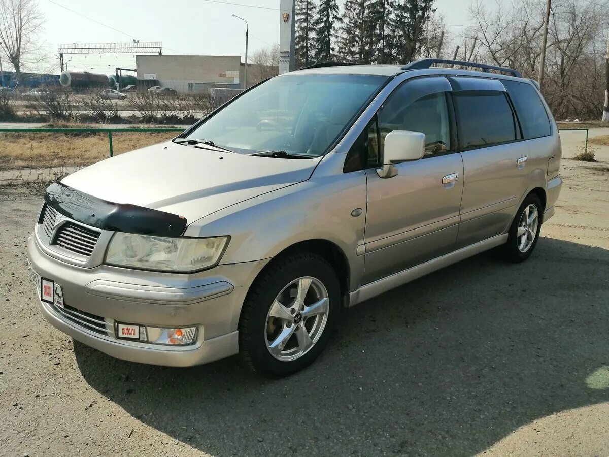 Купить митсубиси шариот грандис. Митсубиси Шариот 2001. Mitsubishi Chariot Grandis 2001. Мицубиси Chariot Grandis 2001. Mitsubishi Chariot Grandis 3.