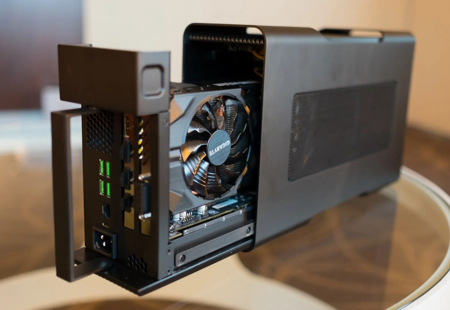Игры для дискретных видеокарт. Внешняя видеокарта thunderbolt 4. внешняя видеокарта (egpu). razer корпус для внешней видеокарты. видеокарта внешняя 3070.