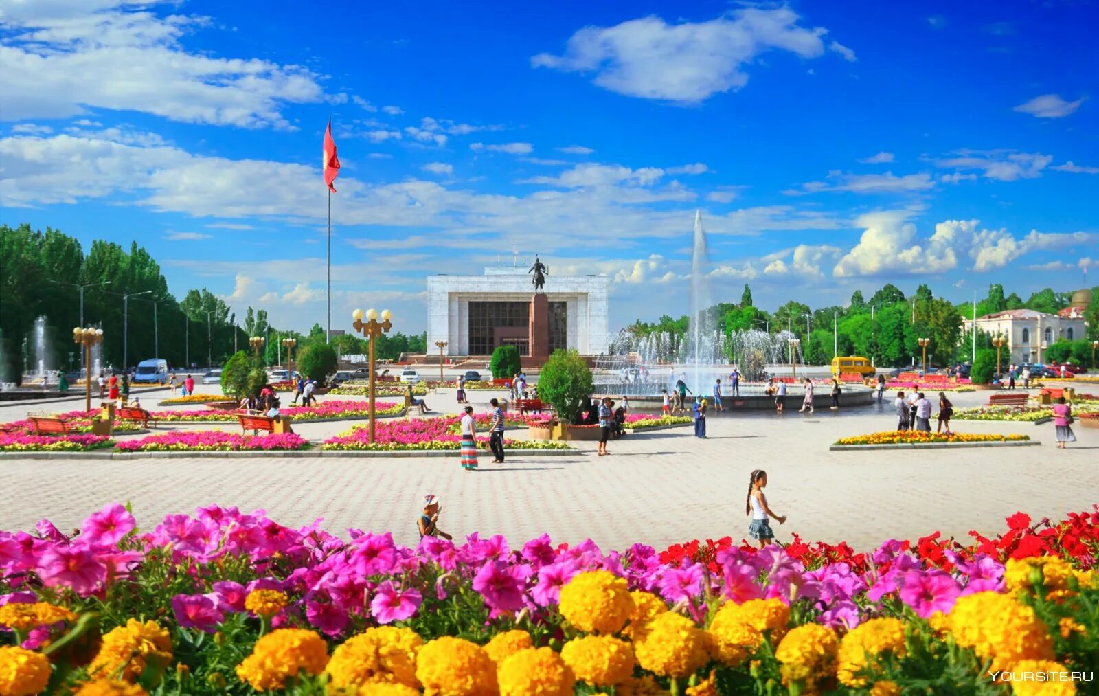Кыргыз бишкек. Кыргыз бишкек. Бишкек столица. Бишкек достопримечательности площадь ала тоо. Кыргыз бишкек.