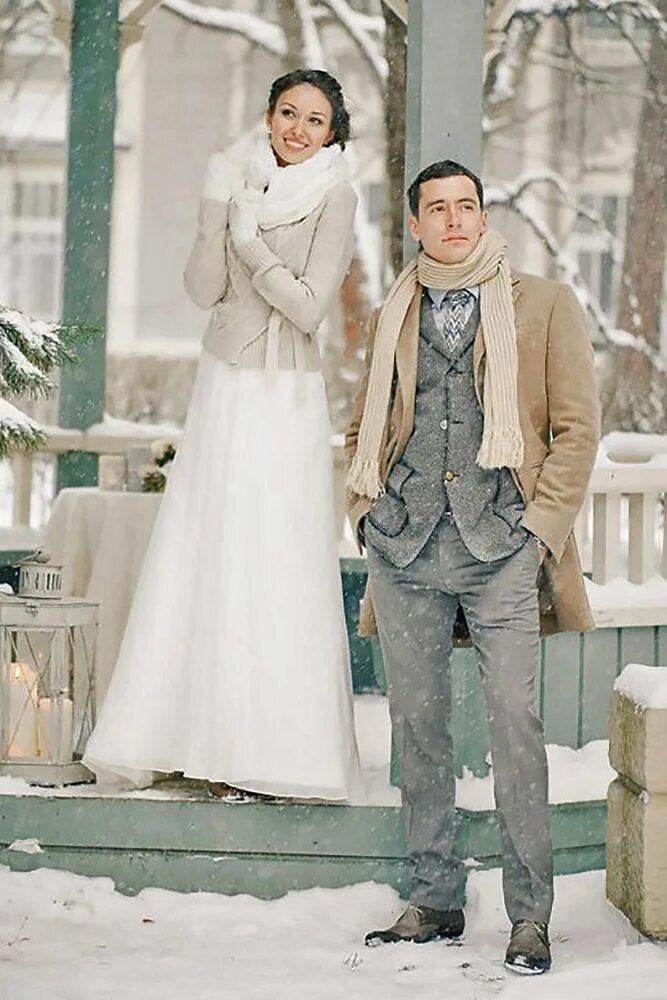 Зимний наряд для жениха. Свадьба зимой. Зимняя свадьба. Зимняя свадебная фотосессия. Невеста зимой.