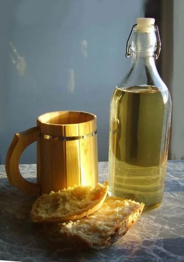 Медовуха облепиховая. Медовуха на руси. Mead медовуха. Старинная медовуха. Медовуха в древней руси.