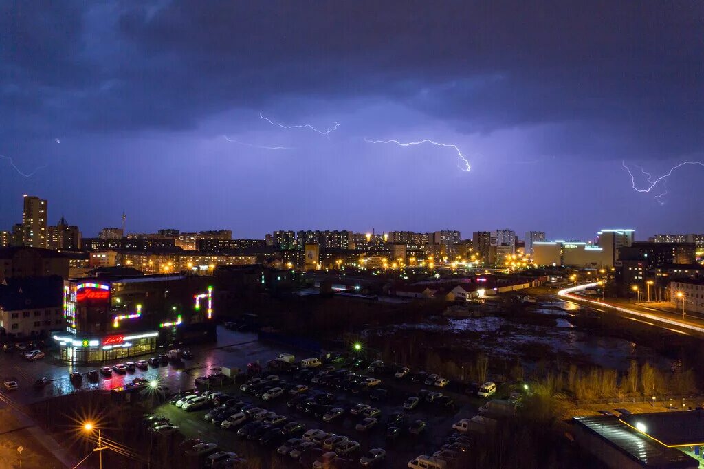 Гроза в Нижневартовске. Гроза на улице. Гроза ХМАО. Гроза на Камчатке. Гроза горького