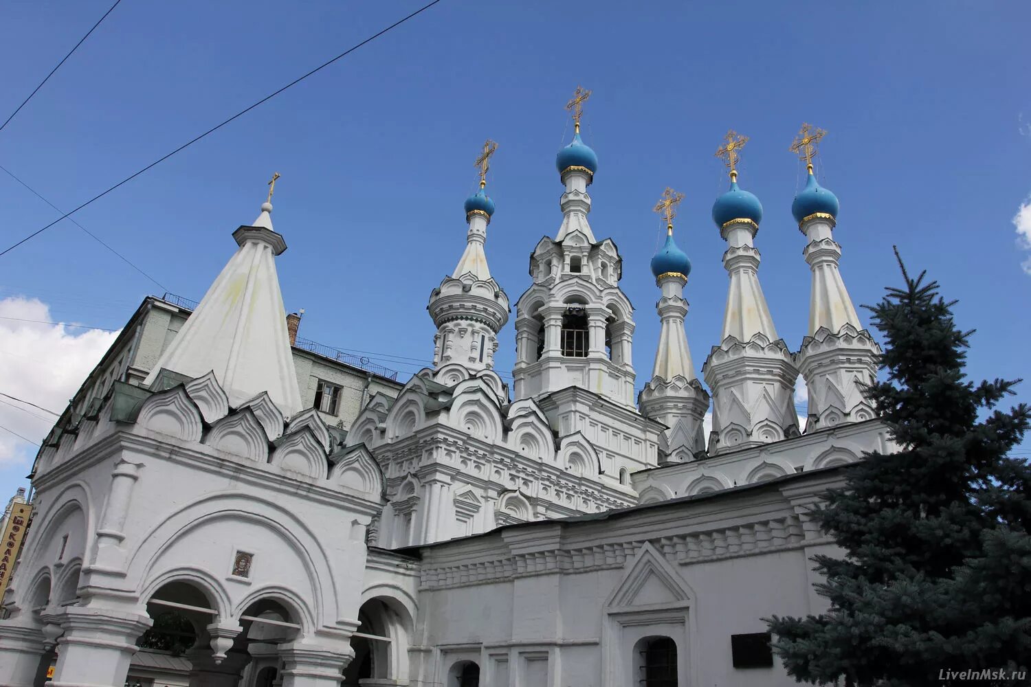 Московская церковь рождества богородицы. Церковь Рождества Богородицы в Путинках. Храм Рождества Пресвятой Богородицы в Путинках Москва. Церковь Рождества Богородицы в Путинках в Москве (1649—1652. Церковь Рождества в Путинках в Москве.