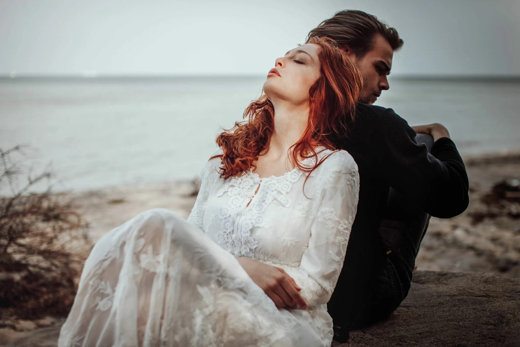 Рыжая девушка с парнем. Рыжеволосая девушка с парнем. Любовь с рыжей. Рыжеволосая девушка и мужчина. Рыжеволосая девушка с парнем.