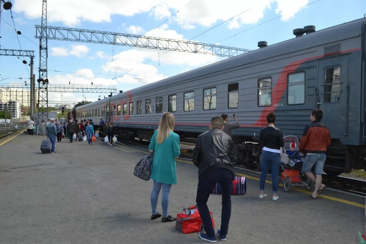 Поезд 523е. Поезд 233 Екатеринбург Адлер. Поезд Екатеринбург Адлер. Екатеринбург Адлер. Поезд 233а.