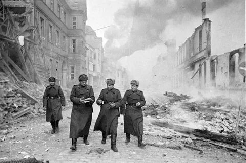 К 1945 г относится
