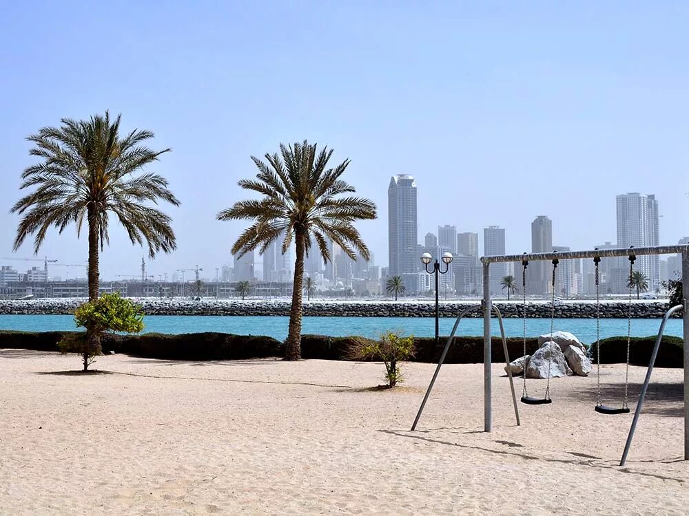Парк аль мамзар. Аль Мамзар Дубай. Аль Мамзар Бич парк Дубай. Пляж al Mamzar в Дубае. Аль Мамзар пляж Шарджа.