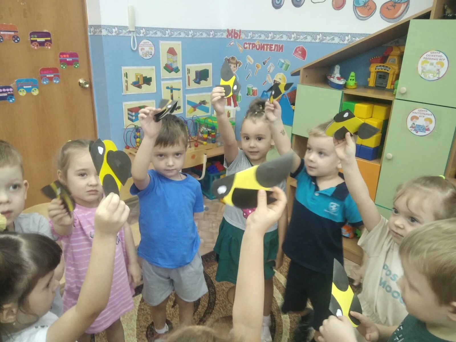 Рдш птичка. День синички 12 ноября. Когда синичкин день в 2022 году. Синичкин день урок труда 3 кл. Синичкин день 2022 аппликации.