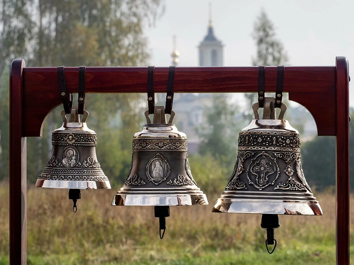 Звон. Вольгинский колоколец. Вольгинский колоколец колокольный завод. Церковный колокол Благовест. Звоницаколокола в церкви.