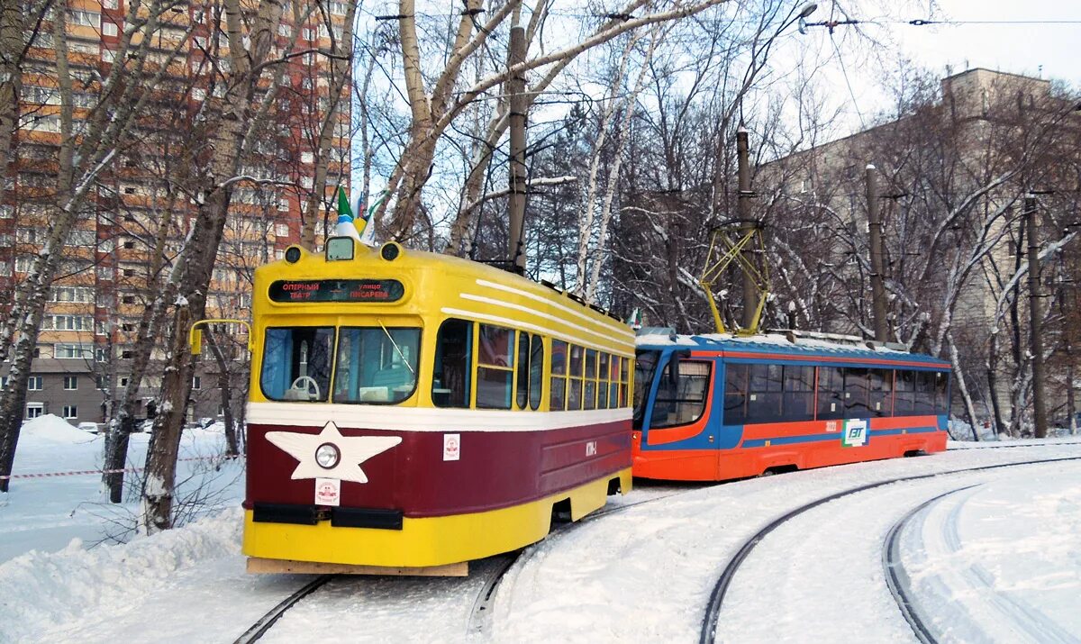 Где сейчас трамвай новосибирск. Трамвай ктм 1. трамвай ктм 1 новосибирск. 11 трамвай новосибирск. трамвай ктм 3019.