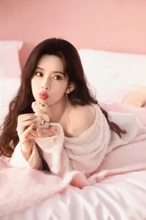 Behind the scene shots of Meng Ziyi China Entertainment News 