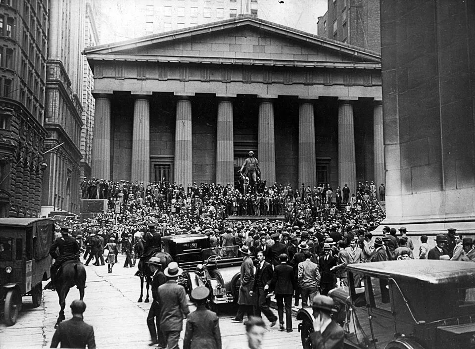 Экономический кризис 20 20. Нью-Йоркская фондовая биржа 1929. Крах Уолл стрит 1929. Великая депрессия в США 1929-1933. Крах Нью йоркской биржи 1929.