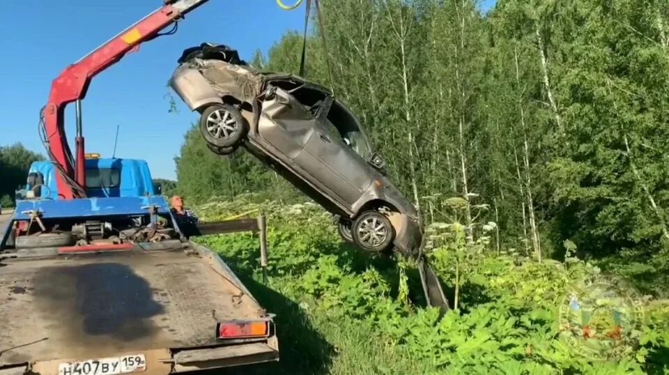 Трасса Кунгур Соликамск. Автоаварии Пермский край. Страшные аварии Пермский край. ДТП сегодня на автодороге Кунгур Соликамск. Дтп в перми у цума