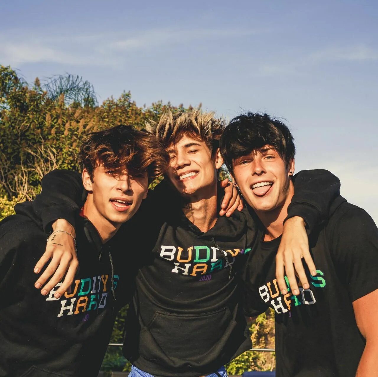 Габриэль бэйтман босиком. The boys билли бутчер. Одежда для подростков мальчиков. Necessary boys. Necessary boys.