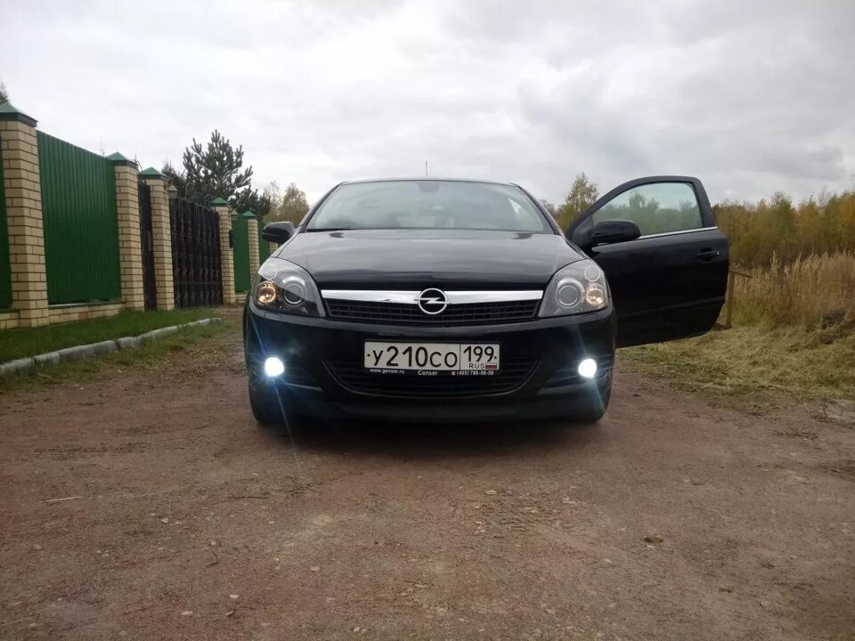 Opel Astra h 2008 ПТФ. ПТФ Opel Astra h GTC. ПТФ ксенон Opel Astra. Opel Astra h GTC 2010 ПТФ.