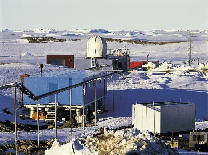 Как называется первая советско российская научная станция. Сёва (антарктическая станция). Станция Санаэ Антарктида. Научная станция Восток в Антарктиде. Советская научная Полярная станция Беллинсгаузен.