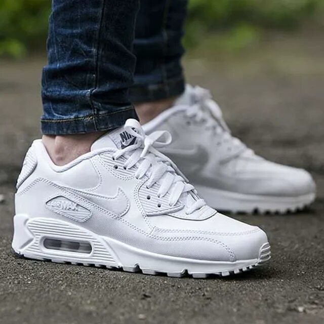 Nike аир макс. Nike Air Max 90. Nike Air Max 90 белые. Nike Air Max 90 White мужские. Nike Air Max 90 Triple White.