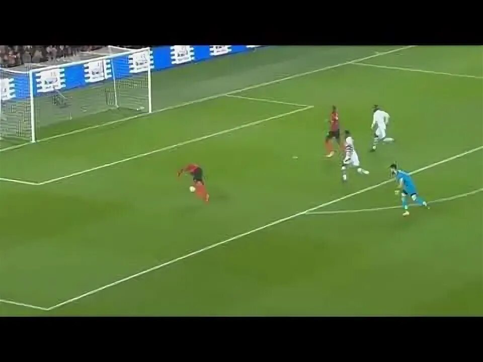 Нелепый промах. Великий промах. Смешные моменты. Нелепый промах. Футбол моменты.