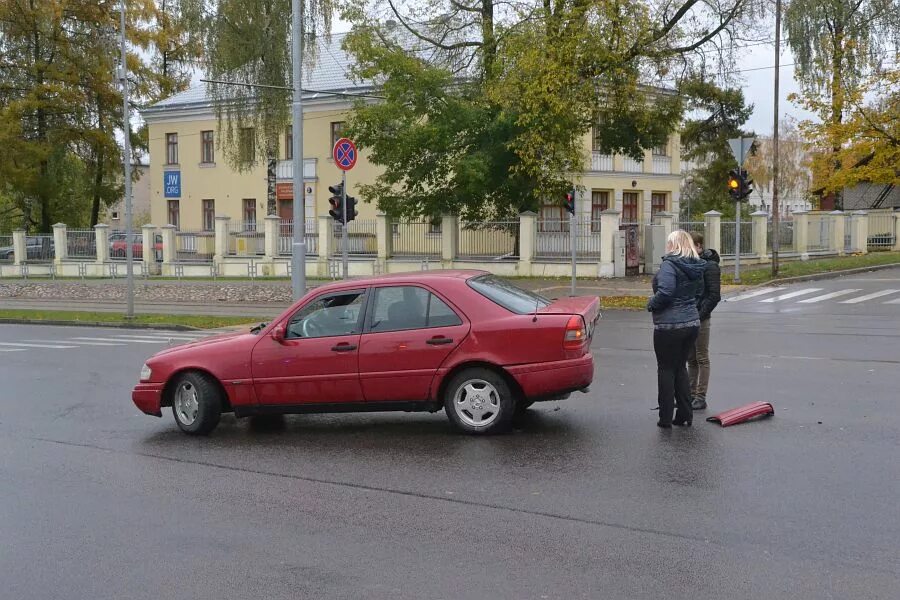 Что грозит если скрылся с дтп. Виновник скрылся с места ДТП. Оставление места ДТП. Перестроечный авто.