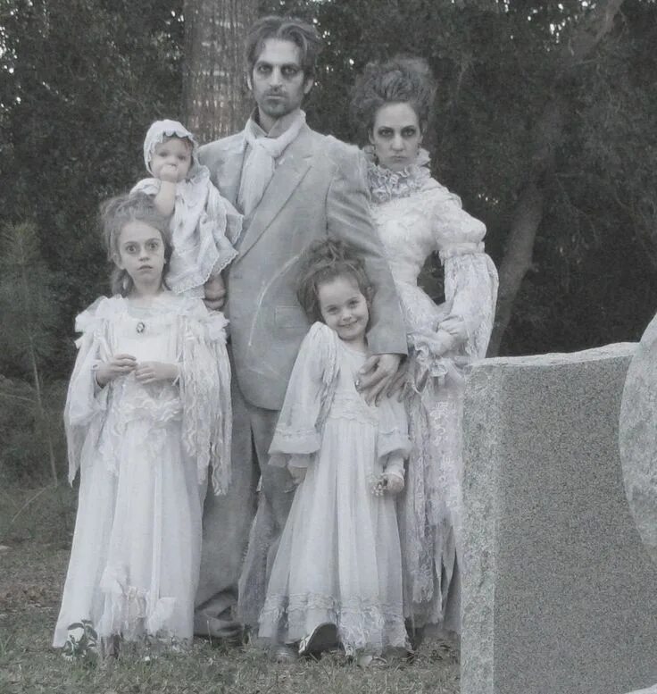 Семейные призраки какой год. Викторианский призрак. Призраки викторианской эпохи.