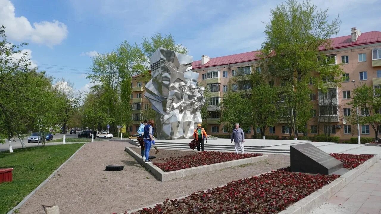 Памятник подольским курсантам на улице подольских курсантов. Памятник горловка звезда. Подольские курсанты фильм 2022. Подольские курсанты 2023. Памятник подольским курсантам в ильинском.