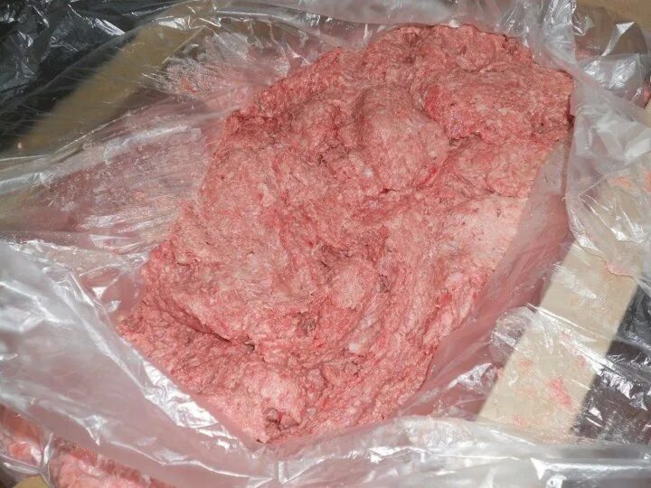 Можно повторно заморозить фарш. Упаковки для фарша заморозка. Можно ли заморозить готовый фарш. Формочка для фарша. Заготовки полуфабрикатов в морозилку.