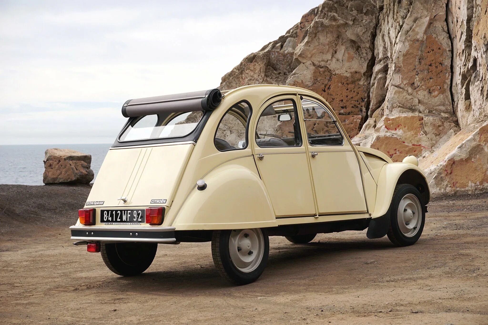 Ситроен 2cv модель. Citroen 2 cv, 1986. Старый ситроен. Citroen 2cv 2. Citroen 2cv 2.