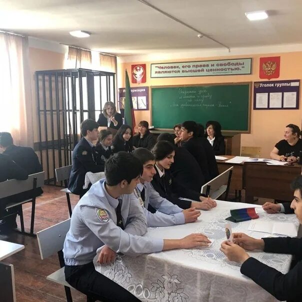 Юридический колледж дербент. Колледж народных промыслов и туризма дербент улица. Дгпу филиал дербент. Педучилище дербент. Юридический колледж дербент.