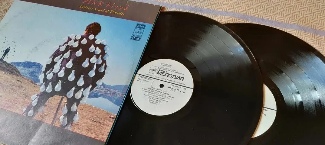Обложки виниловых пластинок pink floyd. Пинк флойд мелодия. Виниловая пластинка pink floyd. Пинк флойд мелодия. Пластинка пинк флойд.