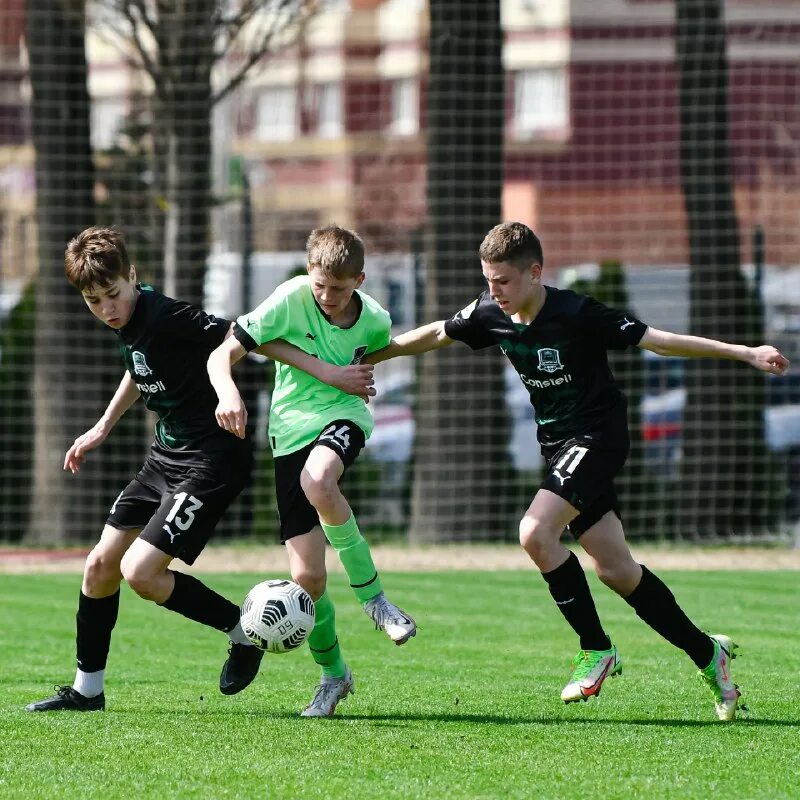 Академия футбола краснодар. Карта субъектов юфо. Юфо 2010. Карта южного федерального округа россии. Южный федеральный округ физическая карта.