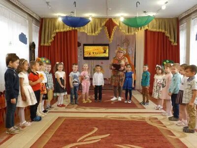 Красивые буквы для оформления. Сад 8 буква. Весенний утренник в детском саду. Мемориальном саде нитобэ ванкувер. Буквы в цветах.