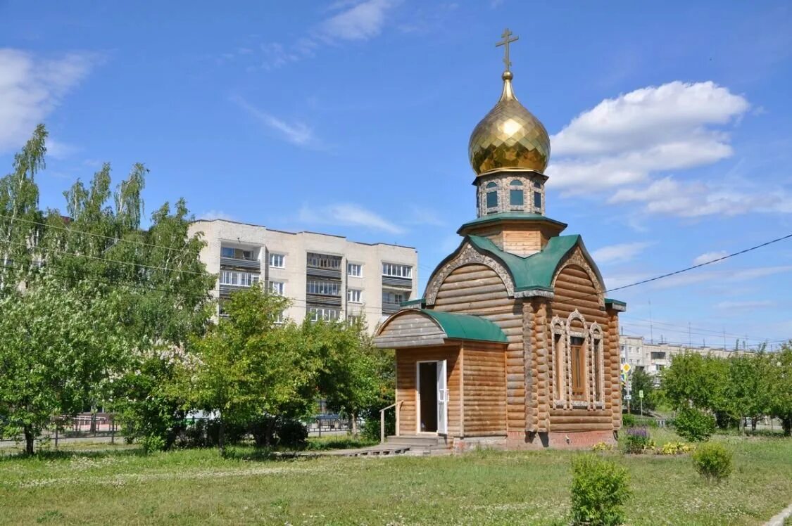 Ревда памятник парк победы. Памятник землякам героям ревда. Ревда название. Еланский парк ревда. Ревда название.