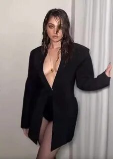 Son günlerde Aytaç Şaşmaz ile ayrılık yaşamasıyla ve... 