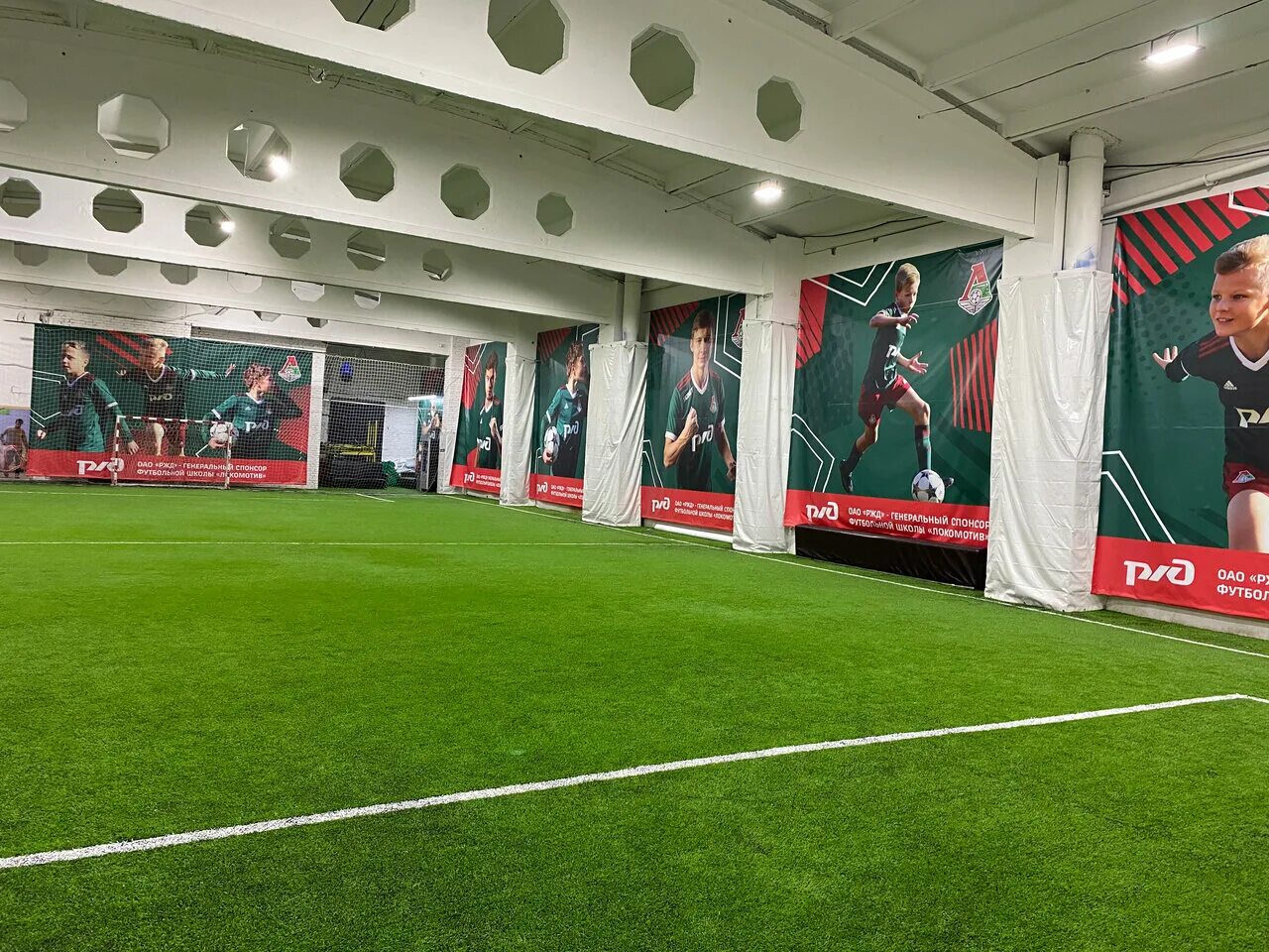 Манеж волгоградский проспект. Футбольный манеж физра казань. Дворец спорта москвич текстильщики. Футбольный манеж campus "волгоградка". Манеж волгоградский проспект.