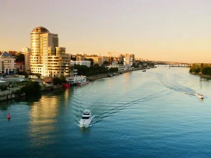 Город ростов стоит на реке