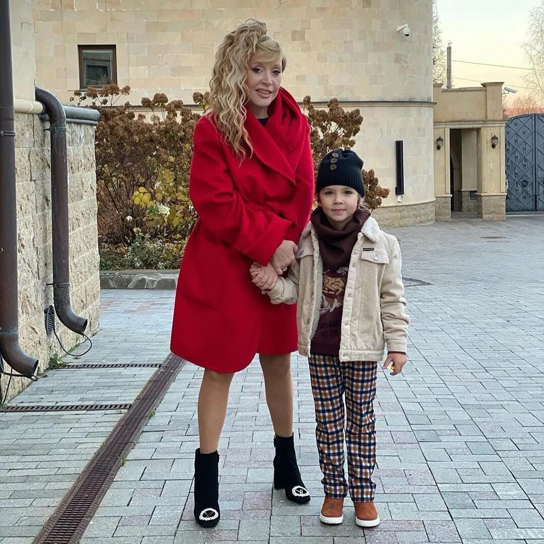 Где сейчас пугачева со своими детьми. Максим галкин и алла пугачева 2025. алла пугачёва и максим галкин дети. алла пугачёва сейчас 2025 с детьми. максим галкин алла пугачёва детти.