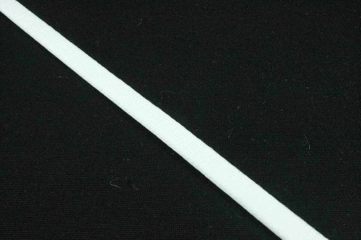 10 мм тонкая. Белая лента шириной 10мм. Резинка тесьма 15 мм. Тонкая белая лента. Эластичная тесьма белая.