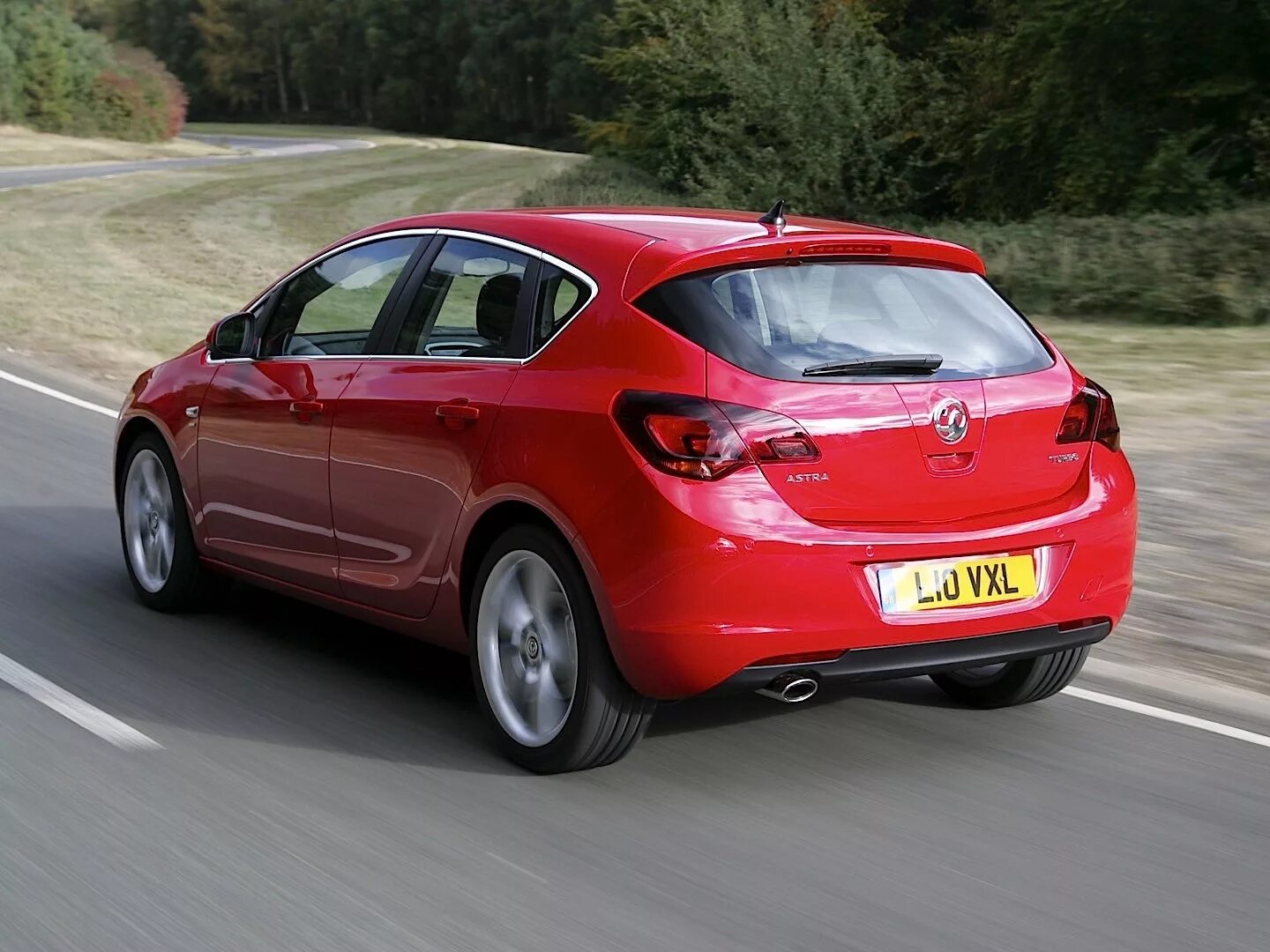 Opel Astra Turbo хэтчбек. Opel Astra 1.4 2014. Как работает хэтчбек