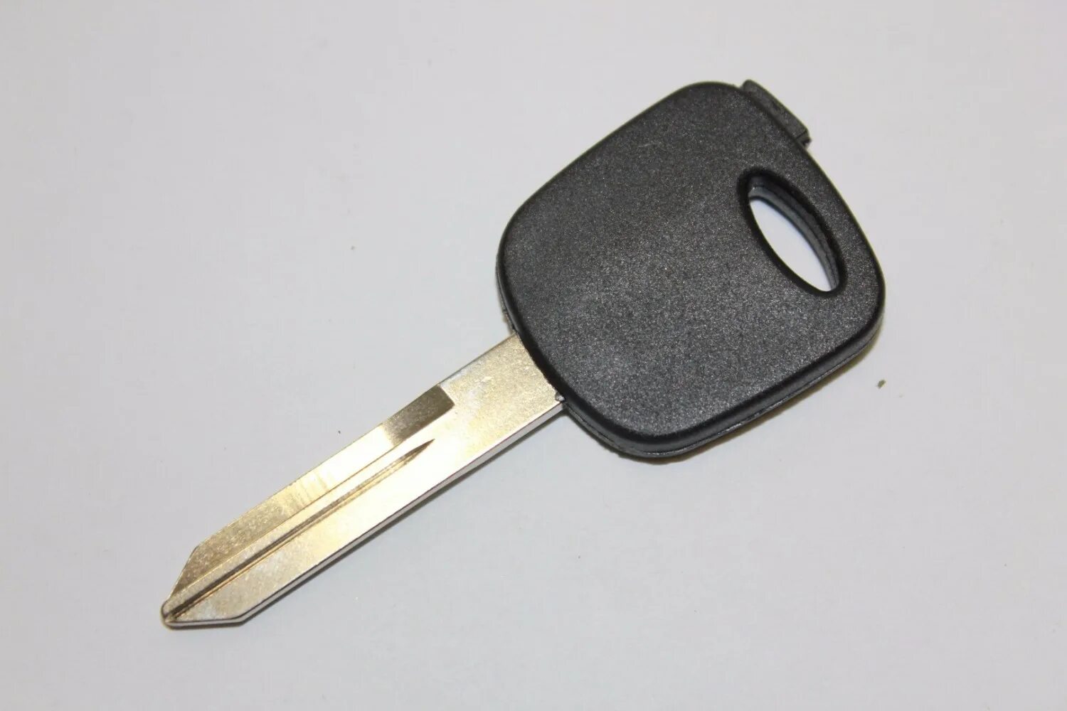 Чип от ключа ниссан максима а33. Потерял чип ключ. Ключ nissan terrano 2. Потерял чип ключ. Чип-ключ инфинити q30.