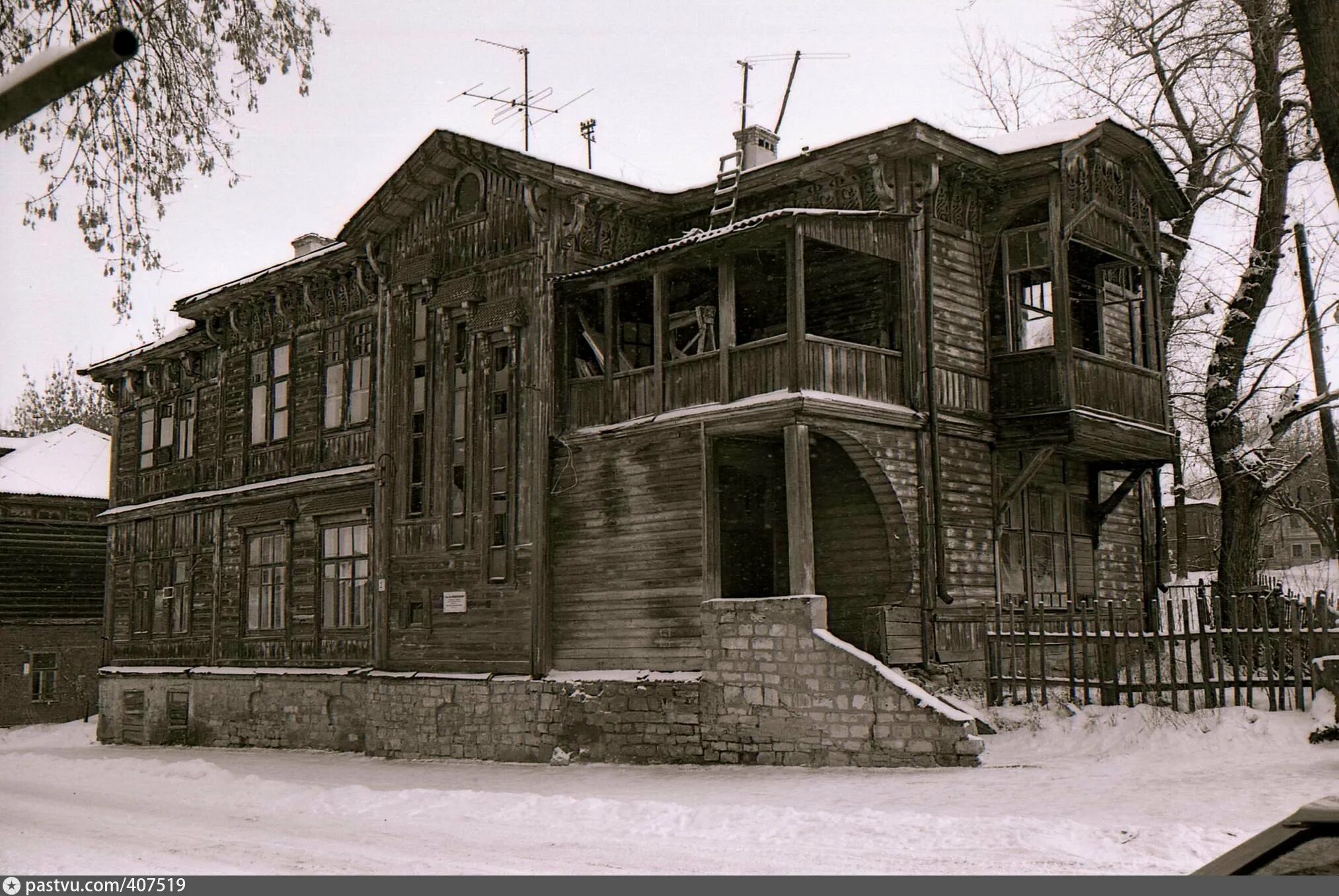 Деревянный дом варвары дружининой казань. Первый дом пора. Чайный домик варвары дружининой. Улица гоголя, дом 29 уфа. Первый дом адольфа пора.