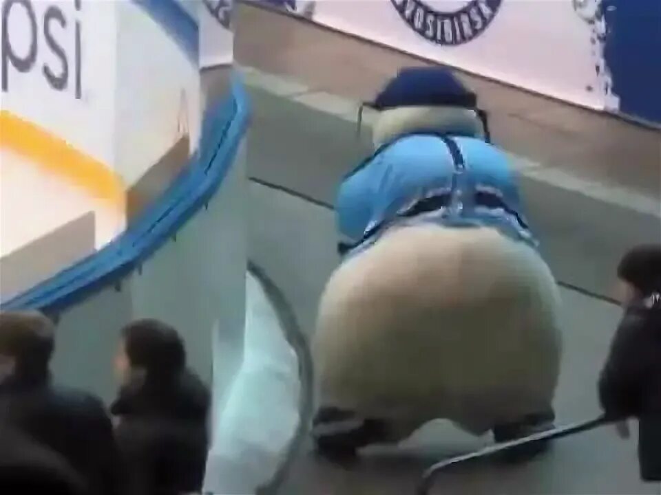 Толстожопый снеговик видео. Толстожопый снеговик хк сибирь. толстой жопый снеговик. толстожопый снеговик хоккейная команда. толстожопый снеговик прикол.